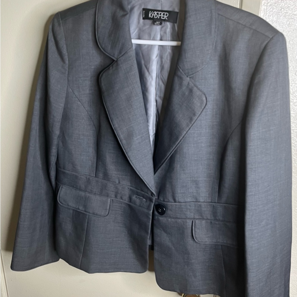 Gently Used Women’s Kasper Gray Blazer